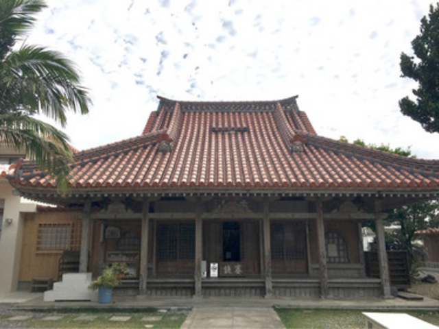歴史を感じる佇まいですね。_桃林寺(沖縄県石垣市)