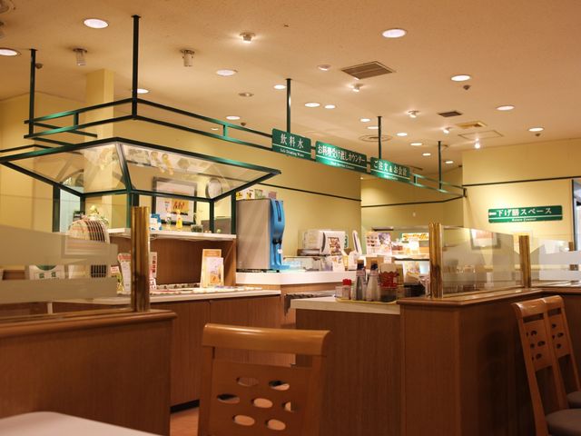 広い店内_ファミール旭川店