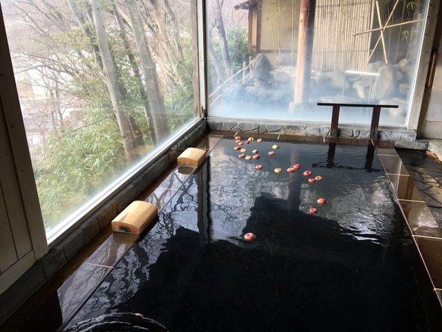 内湯 リンゴ風呂1_中棚温泉