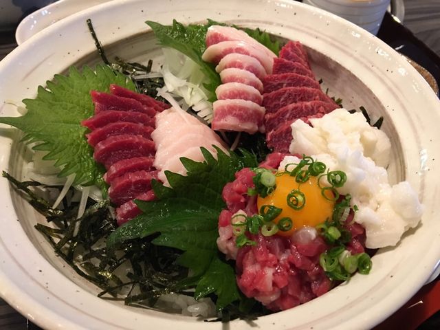 さくら三昧丼 2500円_馬庵このみ