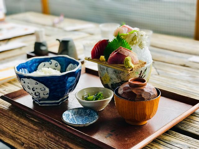 【江ノ島小屋】お刺身の盛り合わせ_江ノ島小屋