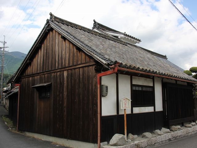 屋根に特徴があります。_中村家住宅(奈良県御所市)