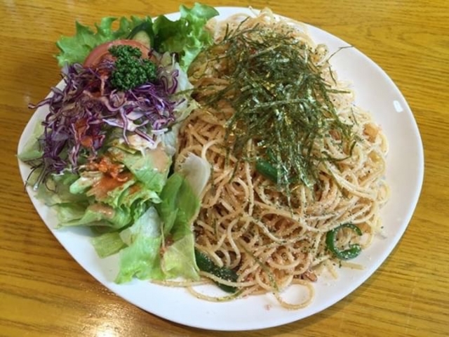 量がすごい_カフェ&ギャラリーアイダッシュ