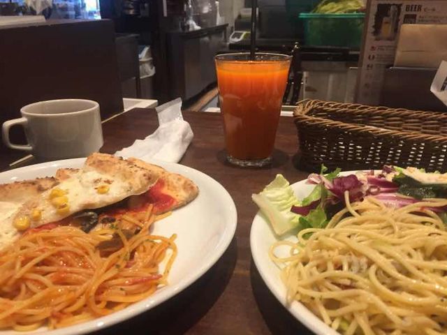 ビュッフェです。_サルヴァトーレ クオモ SALVATORE CUOMO &BAR 新宿 野村ビル