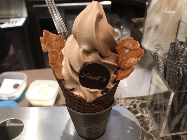 ソフトクリーム_リンツ・ショコラ・カフェ・渋谷店