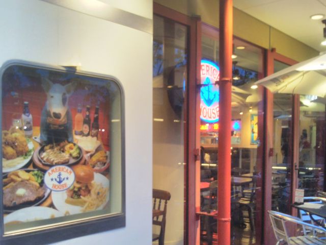 『American House』。_American House