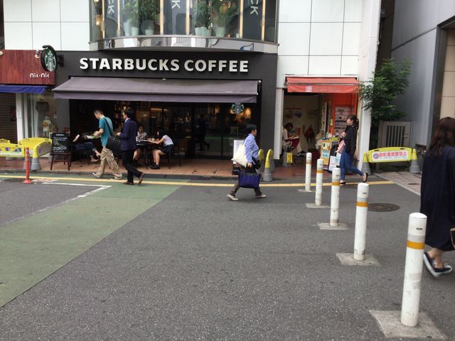 成城学園前駅_スターバックス・コーヒー 成城店