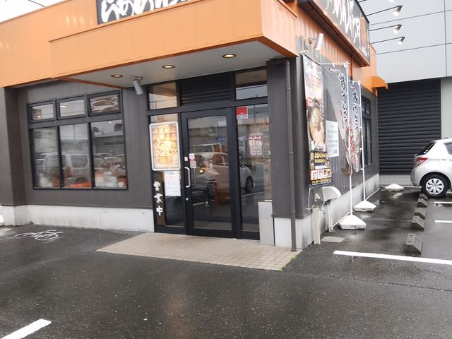 駐車場は店舗周辺_花月東静岡店