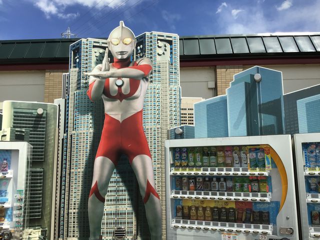 ウルトラマン自販機_関越自動車道 高坂SA(上り)