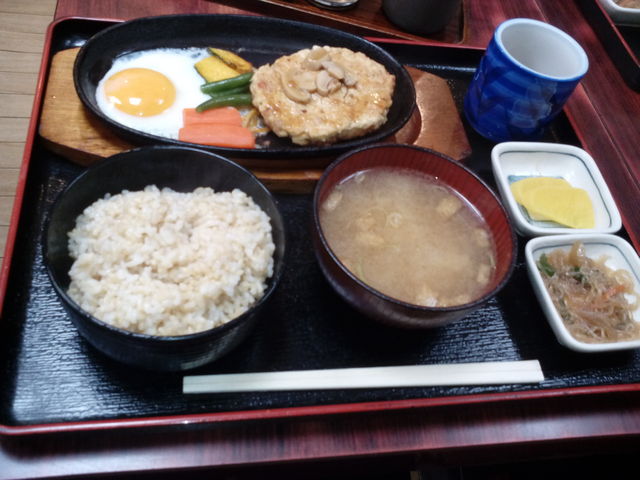 店長手作り豆腐ハンバーグ定食_わんぱく亭