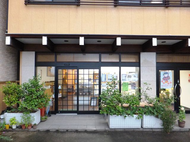 店舗入口:奥にイートインがあります。_ANGO安居