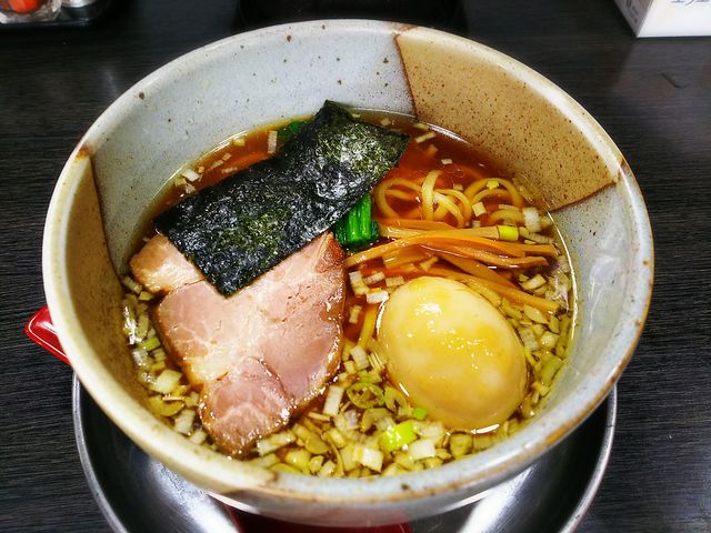 美しいラーメン。美味しそうなラーメンと言えば、番。Japanese shoyu ramen._麺屋 番