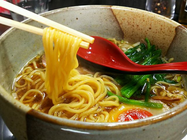 麺持ち上げ(麺リフト)_麺屋 番