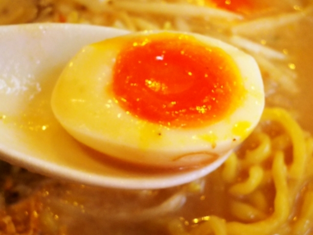 煮たまご_味噌らーめんと中華てつまる