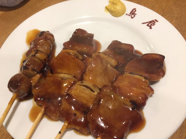 練り辛子がついた室蘭焼き鳥。_鳥辰中島店