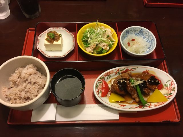 野菜を中心に見た目も楽しい_さんるーむ 新宿サブナード店