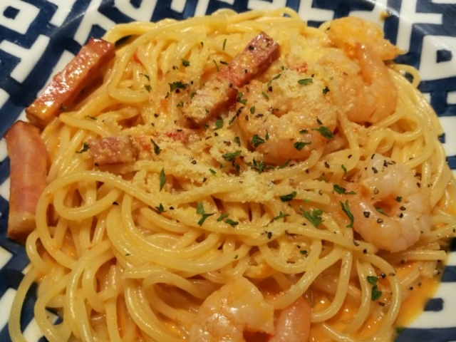 海老とベーコンのトマトクリームパスタ_鎌倉パスタ アコルデ代々木上原店