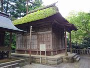 ニイチャンさんの彌彦神社境内末社十柱神社社殿の投稿写真1