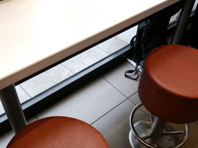 カウンター席_マクドナルド矢場町店(McDonald’s)