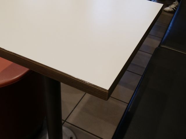 ベンチシート_マクドナルド矢場町店(McDonald’s)