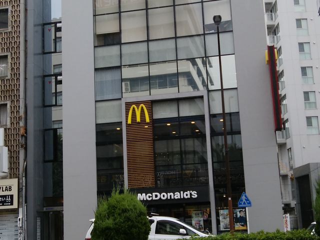 ビルの1Fです_マクドナルド矢場町店(McDonald’s)
