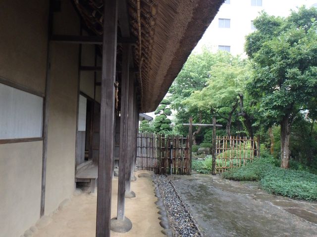 雨宿り_旧沼田家武家住宅