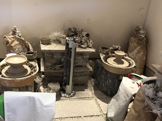 右:お茶碗 左:お皿_伊勢焼陶芸体験工房
