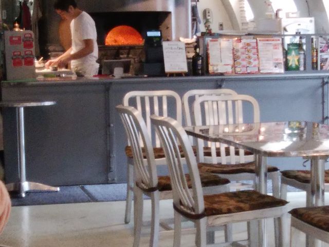 ピザ窯の火が見えます_PIZZAMAN. OIMACHI (ピッツァマン オオイマチ)