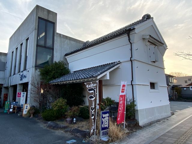 市部本通り沿いにあります_蔵