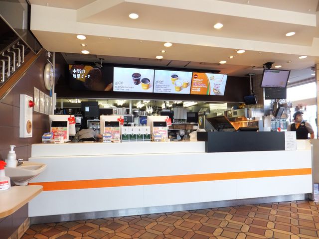 受付カウンター:この付近にしか入れませんでした。_マクドナルド水口店