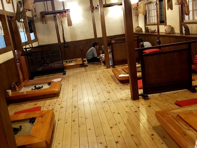 店内_丸万