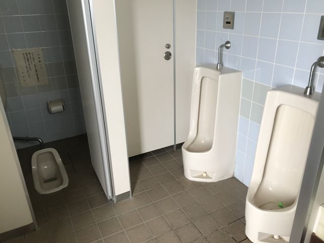 まあまあ綺麗。和式_小谷石海岸キャンプ場