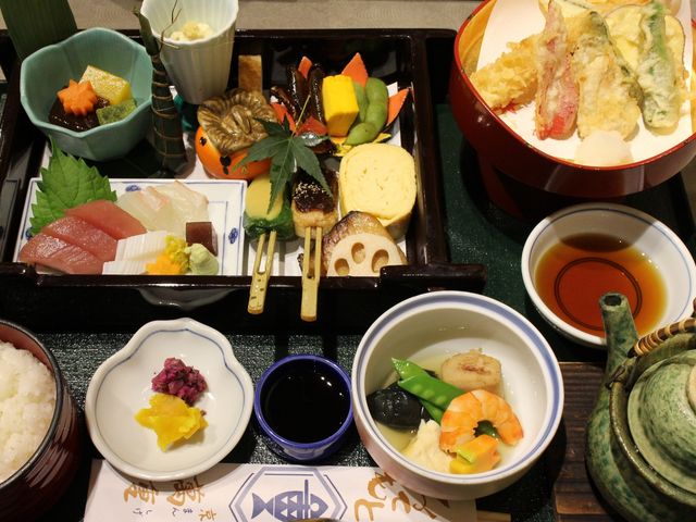 萬重弁当 都_萬重ポルタ店