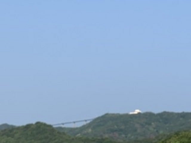 山の頂上にあります!景色は最高_フレンチモンスター瀬戸内フードアート