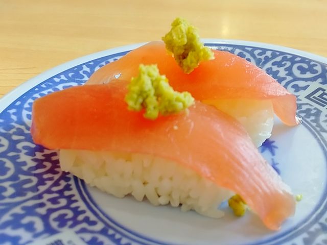 定番のマグロにぎり_無添・くら寿司・草加谷塚店