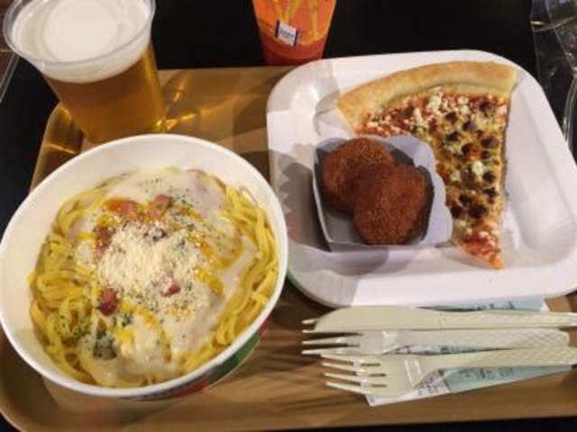 パスタもあり_ルイズ N.Y. ピザパーラー