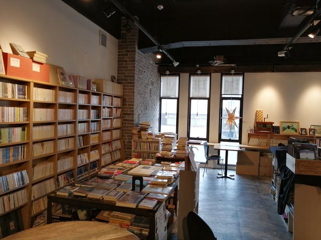 店内2_古本と珈琲モジカ