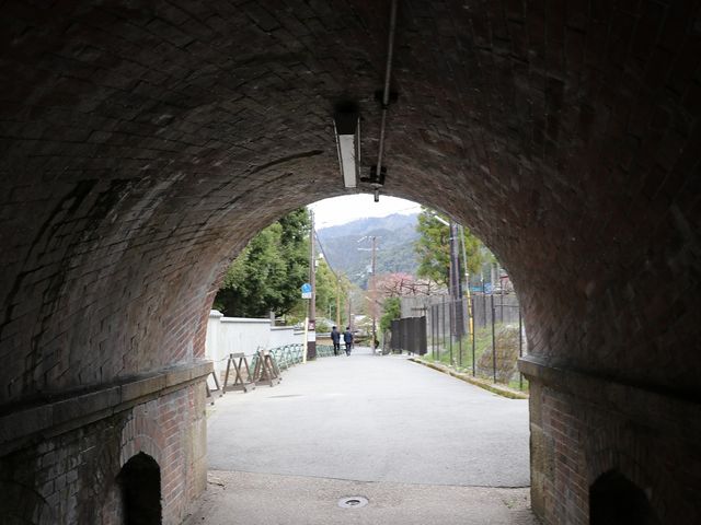 ここを抜けると金地院、南禅寺に行くことができます。_京都市営地下鉄 東西線 蹴上駅