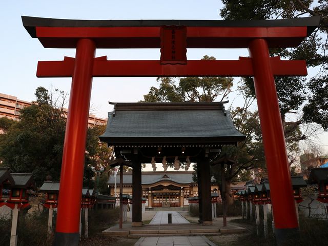 立派な鳥居が迎えてくれます。_香具波志神社