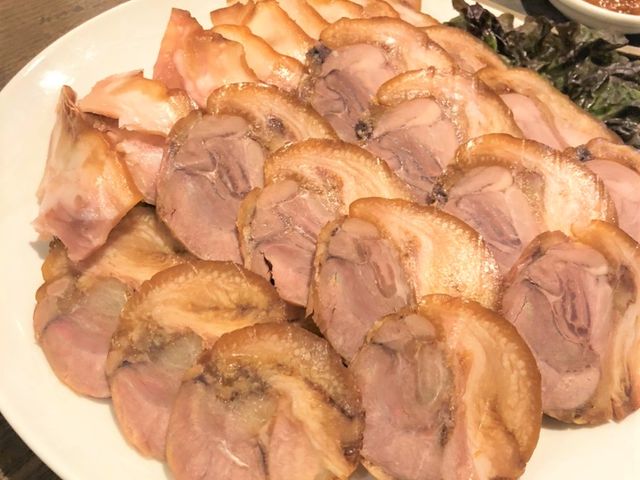 食べやすくカットされた豚足_アレンモク