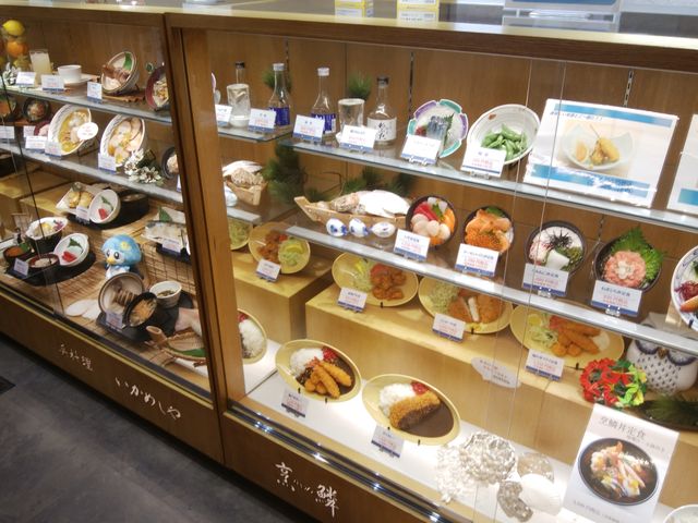 ラーメン、カレー、定食、その他いろいろあります。_いかめしや 烹鱗