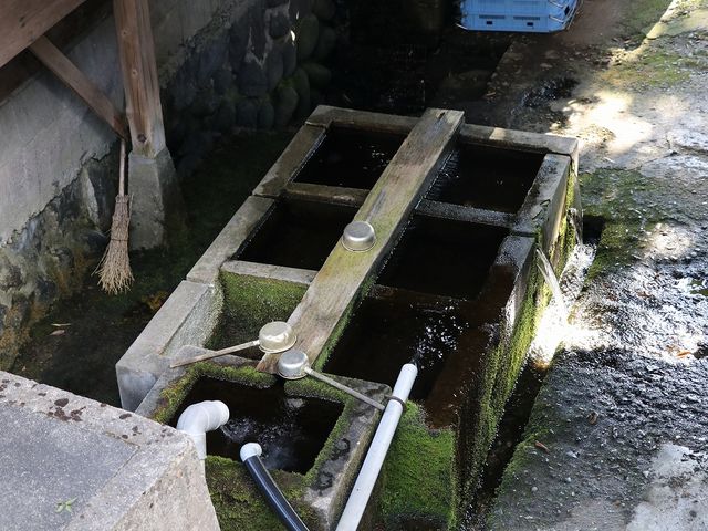夏でも冷たい水が流れていました。_神岡の共同水屋