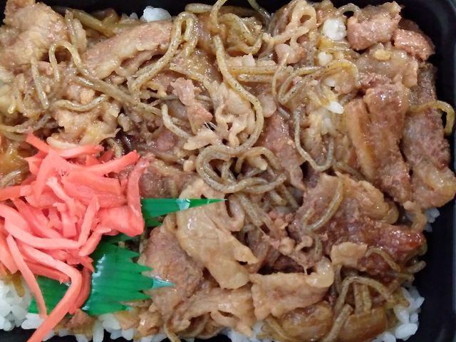 牛弁当・650円_まるか弁当