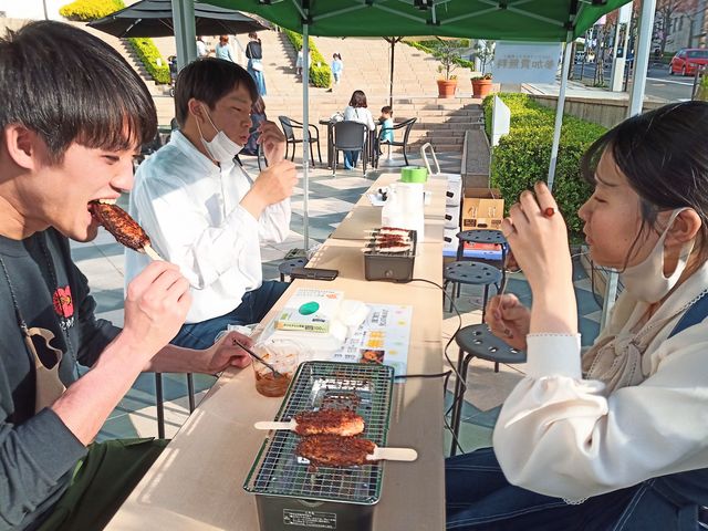 育ち盛りの大学生もパクパク!皆、大好き!!_地域体験colふる