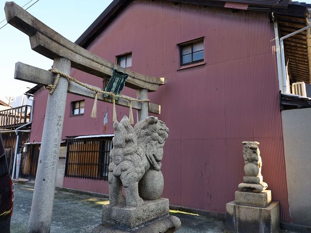 鳥居は享保元年、狛犬は安政3年の銘がありました。_小烏神社