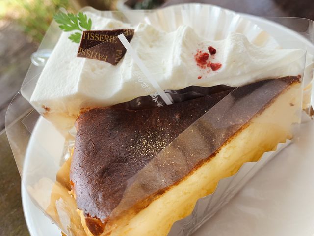 コーヒーが無料サービス。4つ食べ比べしましたが胃もたれないくらい
食べきれる。_河口湖チーズケーキガーデン