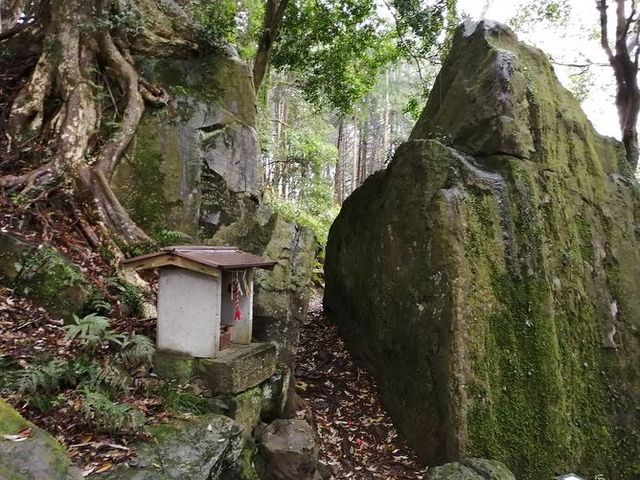 巨岩付近_神谷神社(神谷太刀宮)