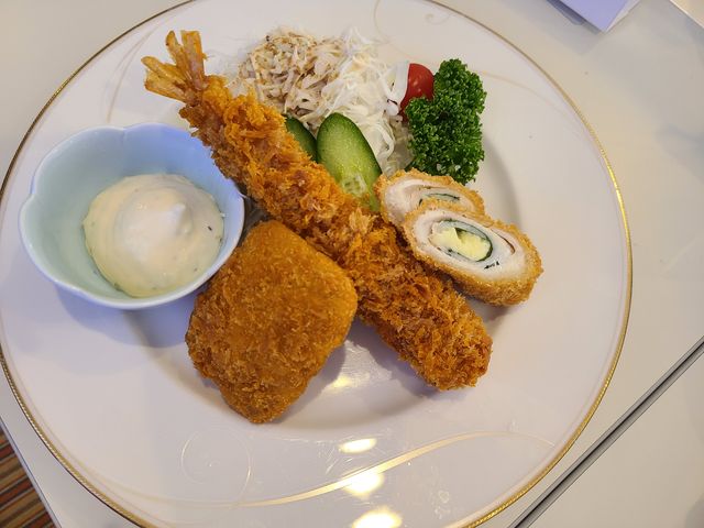 メインのミックスフライ1530円_グランパークホテルパネックスいわき