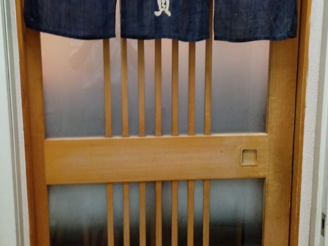 佳賢さんです_すし屋の佳賢