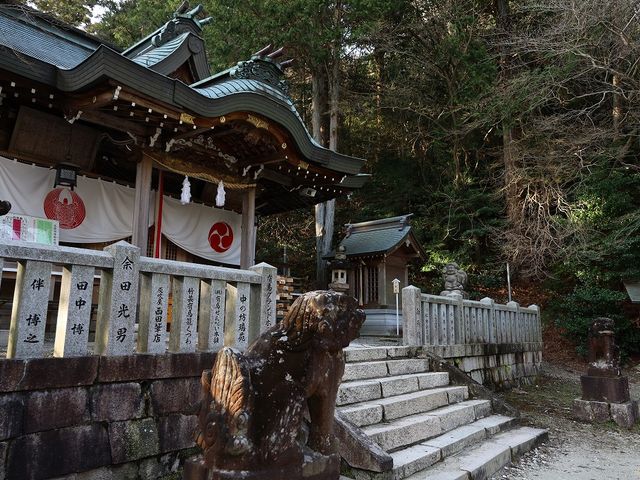 拝殿。_湯泉神社